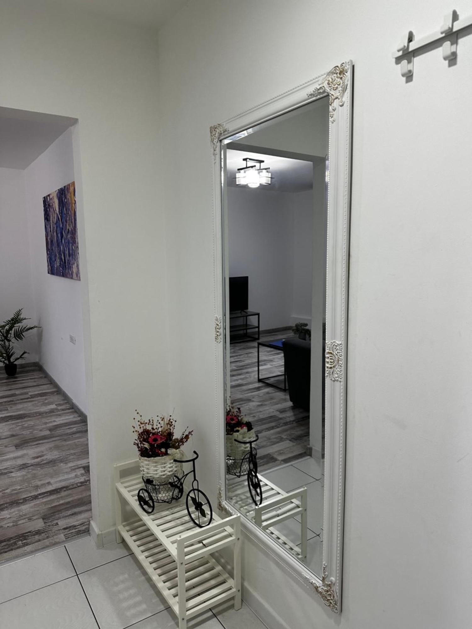 Comfort Apartment Targoviste Luaran gambar